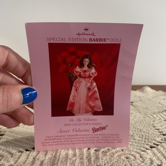 Vintage 1995 3rd in Series Holiday Barbie Mattel Hallmark Keepsake Collectible - Picture 12 of 13